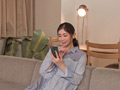 夫の部下に言い寄られ…自宅で裏切りのNTR 小松杏