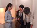 夫の部下に言い寄られ…自宅で裏切りのNTR 小松杏