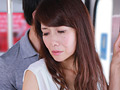 電車内で女盛りな体を弄られたおばさん 8人4時間