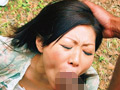 黒人にナンパされた熟女さんはデカマラに興味津々4