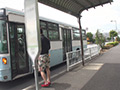 ツル肌イケメン太一が走るバスの車内で○制フェラ！