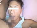 健介が泥○しているところを見計らい、性的悪戯を慣行！