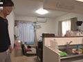 自宅に上がりこんで嫁に内緒でプライベート自慰撮影！！