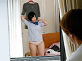 向かいの家の窓から制服着替え中の女の子を偶然目撃