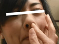 熟女の鼻くそ 前編