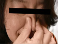 熟女の鼻くそ 前編