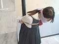 制服で縄抜け！2