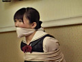 女生徒を縛っていたずら