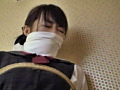 女生徒を縛っていたずら