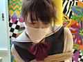 女生徒を縛っていたずら
