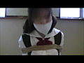 吊りスカセーラー少女