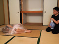 人の良さそうな外国人に拉○○禁され○される人妻