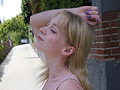 おじさん大好き… 小悪魔金髪ひよこ女子アシィーナ