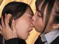 鼻を舐めるレズキス