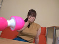 爆乳が弾けそうなスーパー店員さん