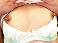 Aカップ貧乳勃起乳首