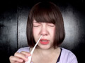 美鼻美女の多量粘度鼻水