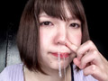 美鼻美女の多量粘度鼻水