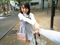 笑顔で突然話かけてきた女の子に誘われて…かな