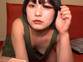 メイク動画で前屈み乳首チラする女の子たち