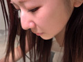 メイク動画で前屈み乳首チラする女の子たち