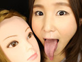 マネキンをベロでしゃぶりつくす美女