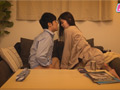 ニンゲン観察 旦那の寝る部屋の横で不貞SEXに溺れる若妻