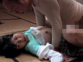 卑猥な幼き肉体 家出娘に群がるおやじたち