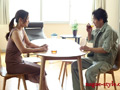 夫以外のもっこりばかり気にしちゃう むっつり妻の誘惑