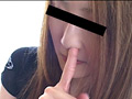 素人女性がカメラの前で鼻クソをほじってしまいました