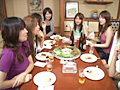 女マネージャーだらけの脱衣イッキ飲み忘年会