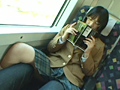 対面座席で脚を絡ませても抵抗しない女子○生
