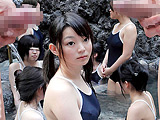 学校帰りに混浴露天風呂で遊ぶスクール水着○○生