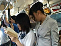 痴○される生徒を自分の体を身代わりにして守る女教師