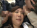 満員電車で胸が密着してしまう女は痴○されても拒めない3
