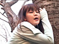 公衆トイレが使えず野ションする隙だらけの女