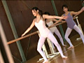 大学の学食で恥ずかしいほどイキ反りする軟体女子大生