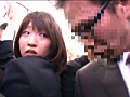 満員電車でデカ尻が丸出しになり直せない美女2
