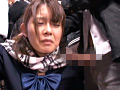 満員バスで痴○され足ピーンイキする美脚娘