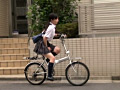 媚○を塗られ我慢できずサドルオナニーをする女子○生