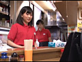 接客中に顔を紅潮させながら感じまくるバイト娘8