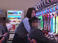接客中に顔を紅潮させながら感じまくるバイト娘 特別編