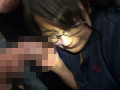腰をひねり絶頂を拒み続ける女子○生の失禁がまん顔2