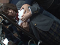 満員バスで制服越しに乳揉み痴○される巨乳女子○生3