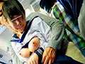 満員バスで制服越しに乳揉み痴○される巨乳女子○生7