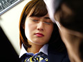 痴○師に満員電車の中で下着姿にされ抵抗できない女2