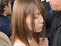 痴○師にTバックを食い込まされ感じてしまった美尻女2