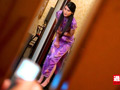 本庄鈴 接客中に顔を紅潮させながら感じまくるバイト娘