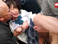 じぃさんの舐め廻し乳揉み痴○で感じてしまった巨乳女4