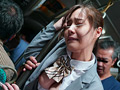 満員バスで制服越しに乳揉み痴○される巨乳女子○生16